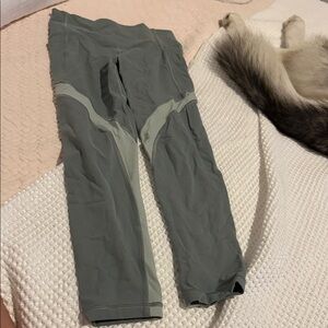 Athleta salutation stash pocket 7/8 tight